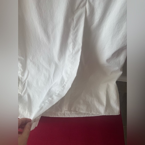 Elegant White Sleeveless Dress - Picture 9 of 12